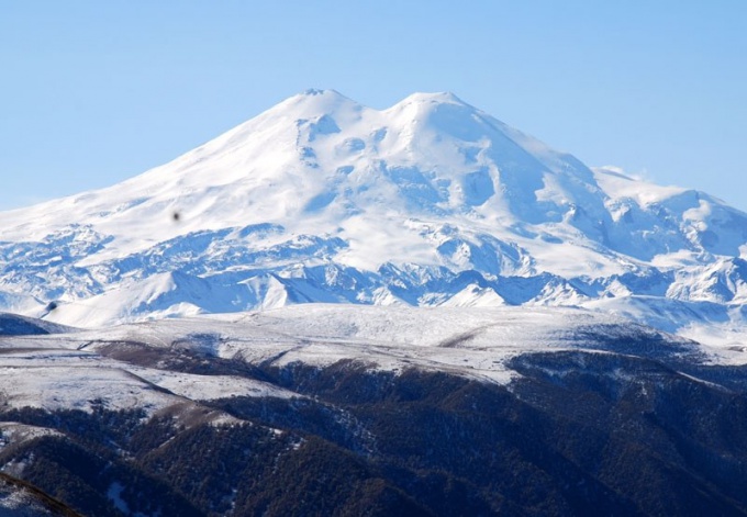 ヒント1：Elbrusはどこですか？