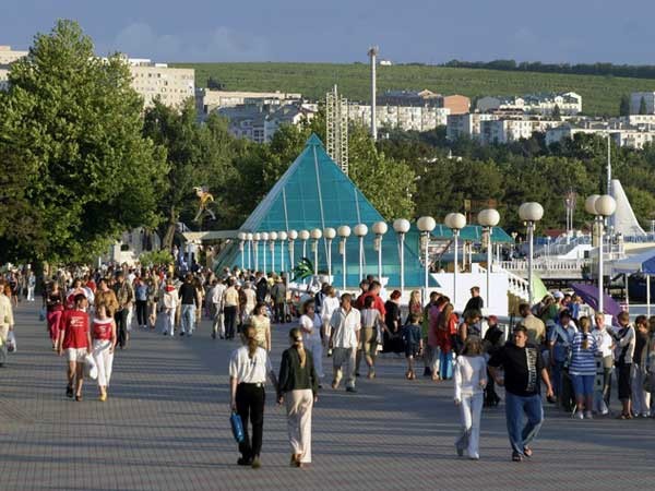 ロシアでは2015年の夏にどこでリラックスするのが安いですか？